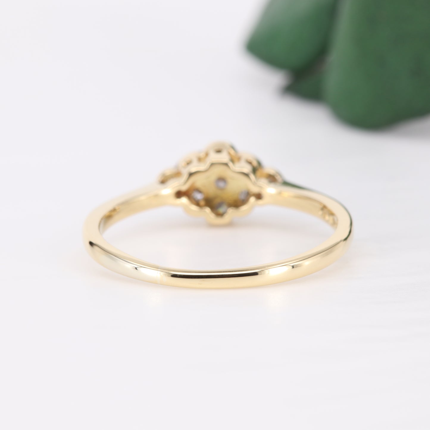Vintage Diamond Cluster 18ct Gold Ring