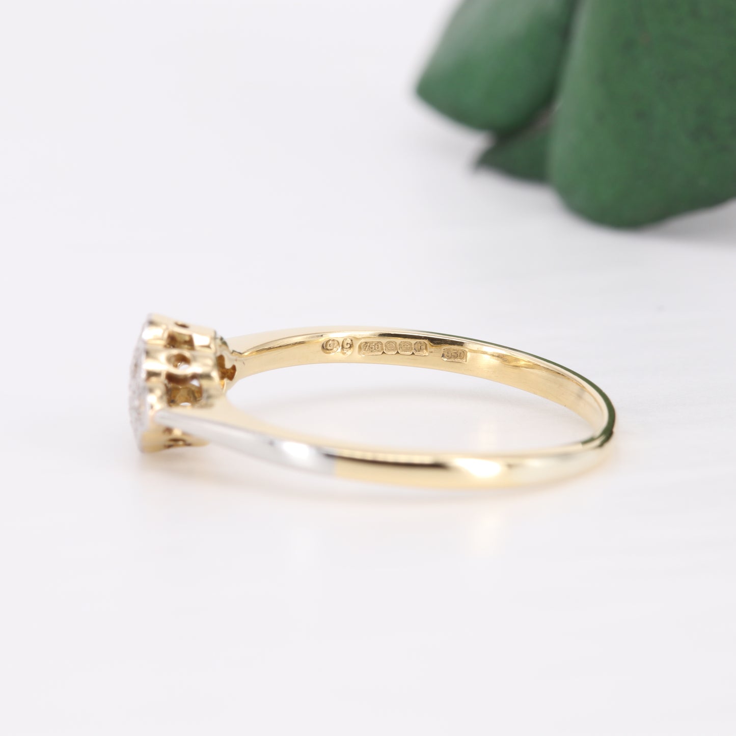 Vintage Diamond Cluster 18ct Gold Ring