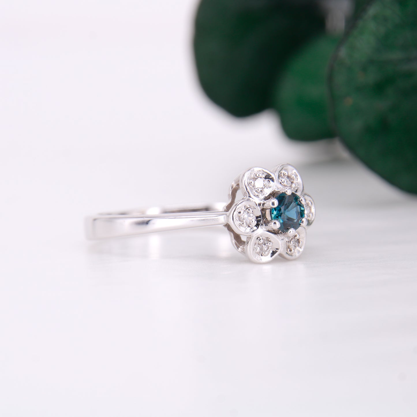 Antique 18ct White Gold Sapphire & Diamond Gold Ring, Vintage Flower Sapphire and Diamond Engagement Ring.