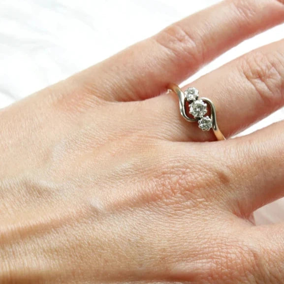 Vintage Circa 1930's Diamond Trilogy Ring set in 18ct Yellow Gold and Platinum. Secondhand Diamond Trilogy Ring.