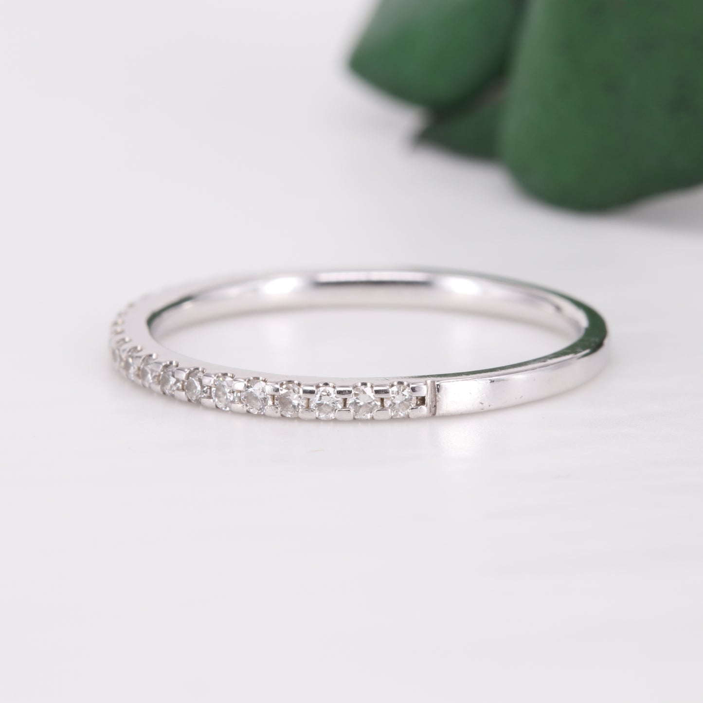 Diamond Claw Set Band 18ct White Gold Wedding Eternity Ring Vintage Secondhand Pre-Owned Jewellery Side 1