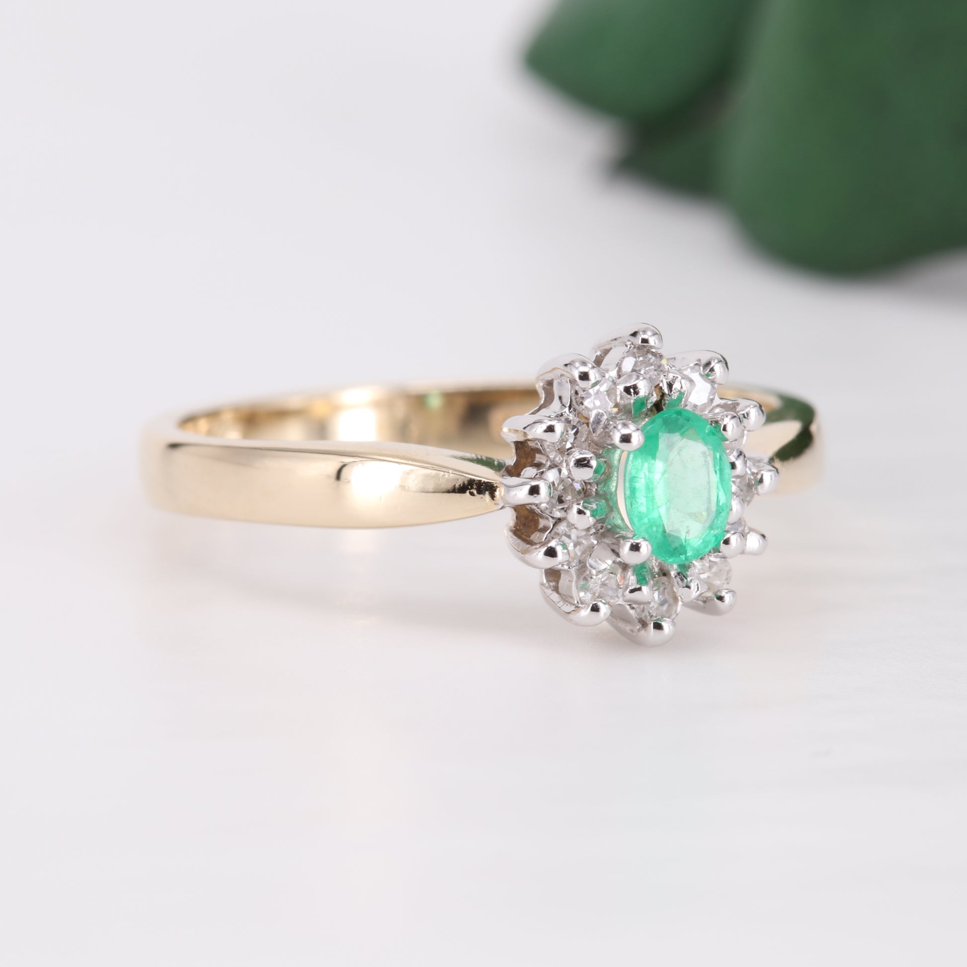 Emerald and Diamond 9ct Gold Halo Ring Vintage Secondhand Pre-Owned Jewellery Side 2
