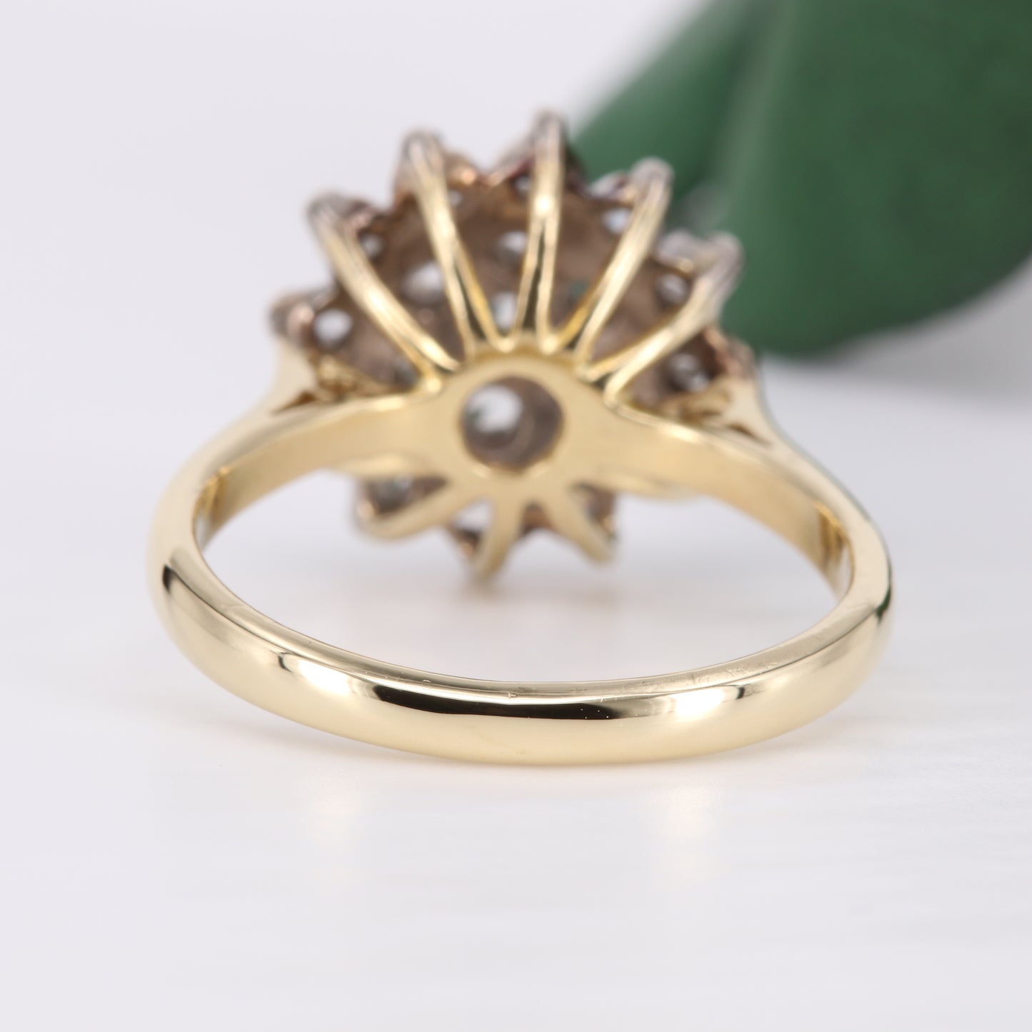 Diamond Flower Cluster 18ct Gold Ring 1984