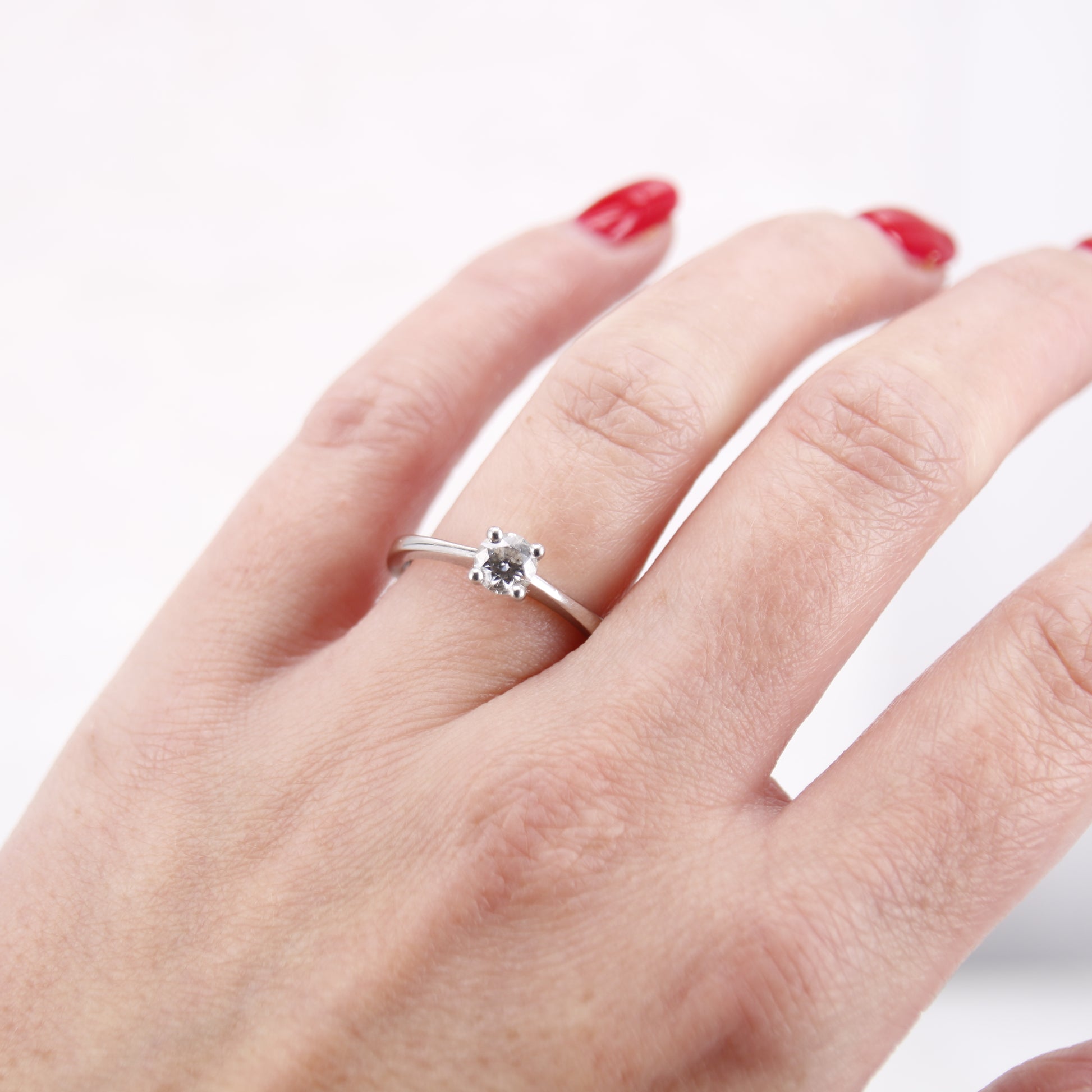 Preowned 0.40ct round brilliant cut solitaire diamond engagement ring