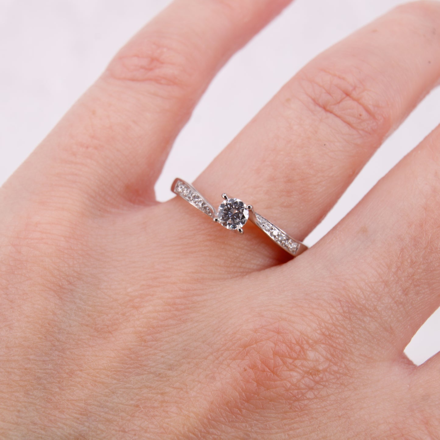 Pre owned round brilliant cut 0.25ct solitaire diamond ring white gold
