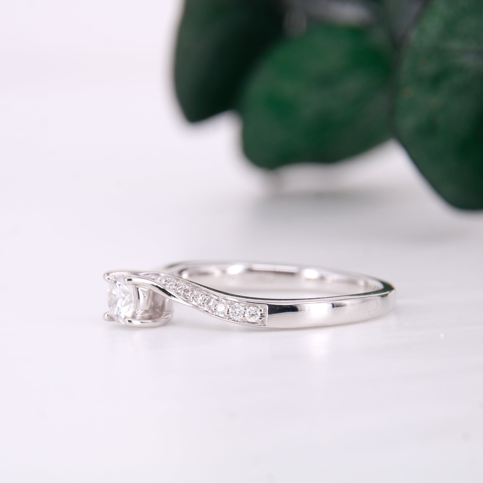 Pre owned round brilliant cut 0.25ct solitaire diamond ring white gold