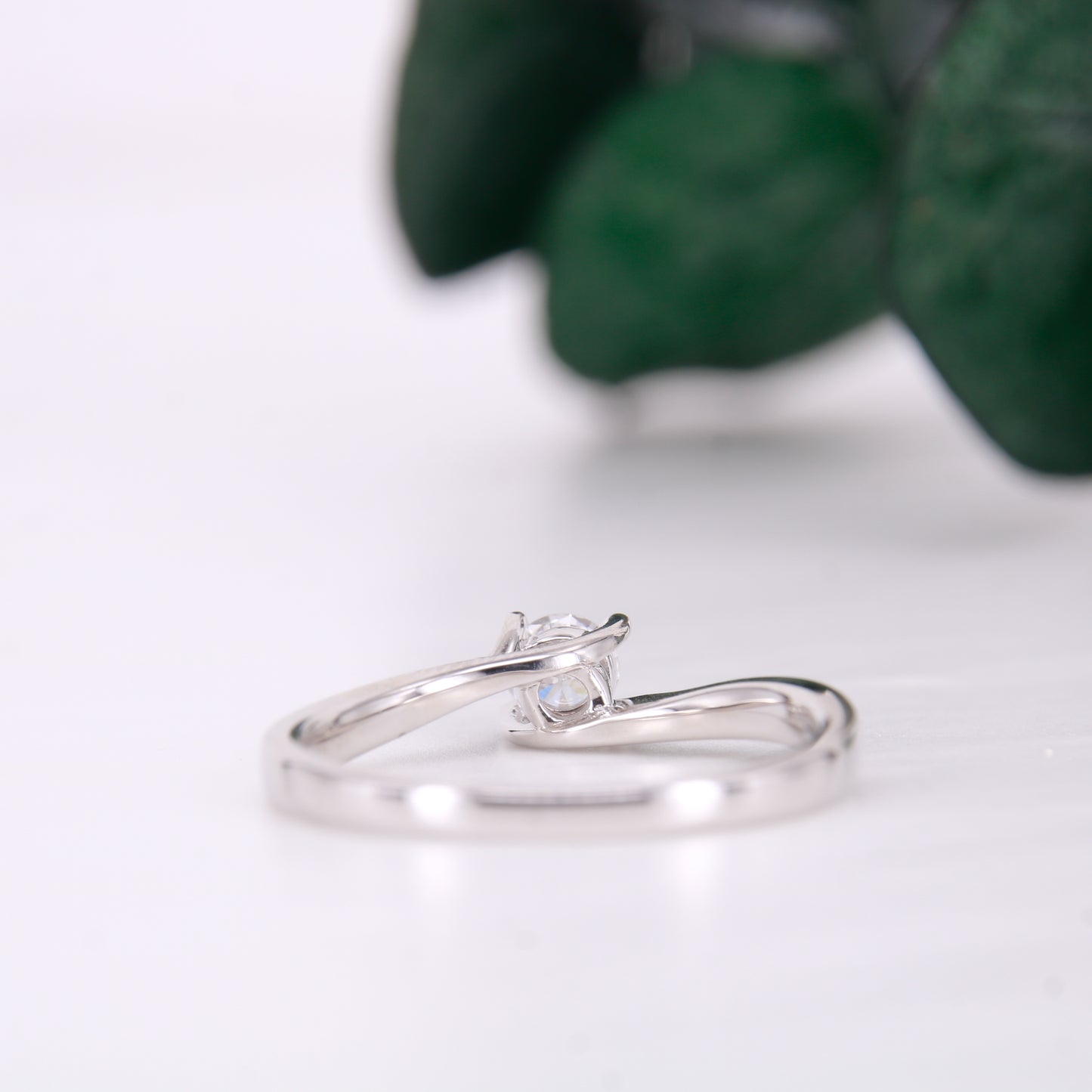 Pre owned round brilliant cut 0.25ct solitaire diamond ring white gold