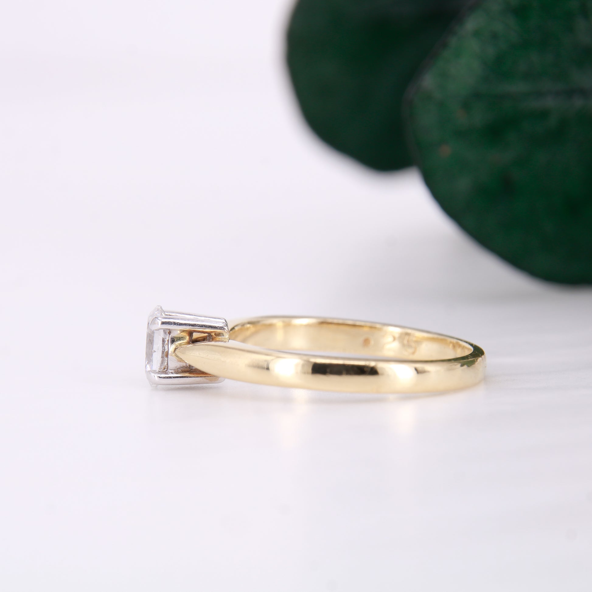 Preowned Oval Cut Solitaire Diamond Engagement Ring 18ct Yellow Gold. 