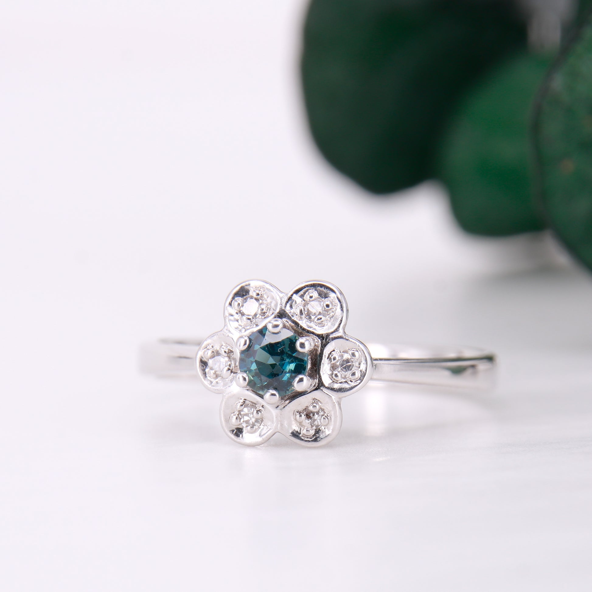 Antique 18ct White Gold Sapphire & Diamond Gold Ring, Vintage Flower Sapphire and Diamond Engagement Ring.