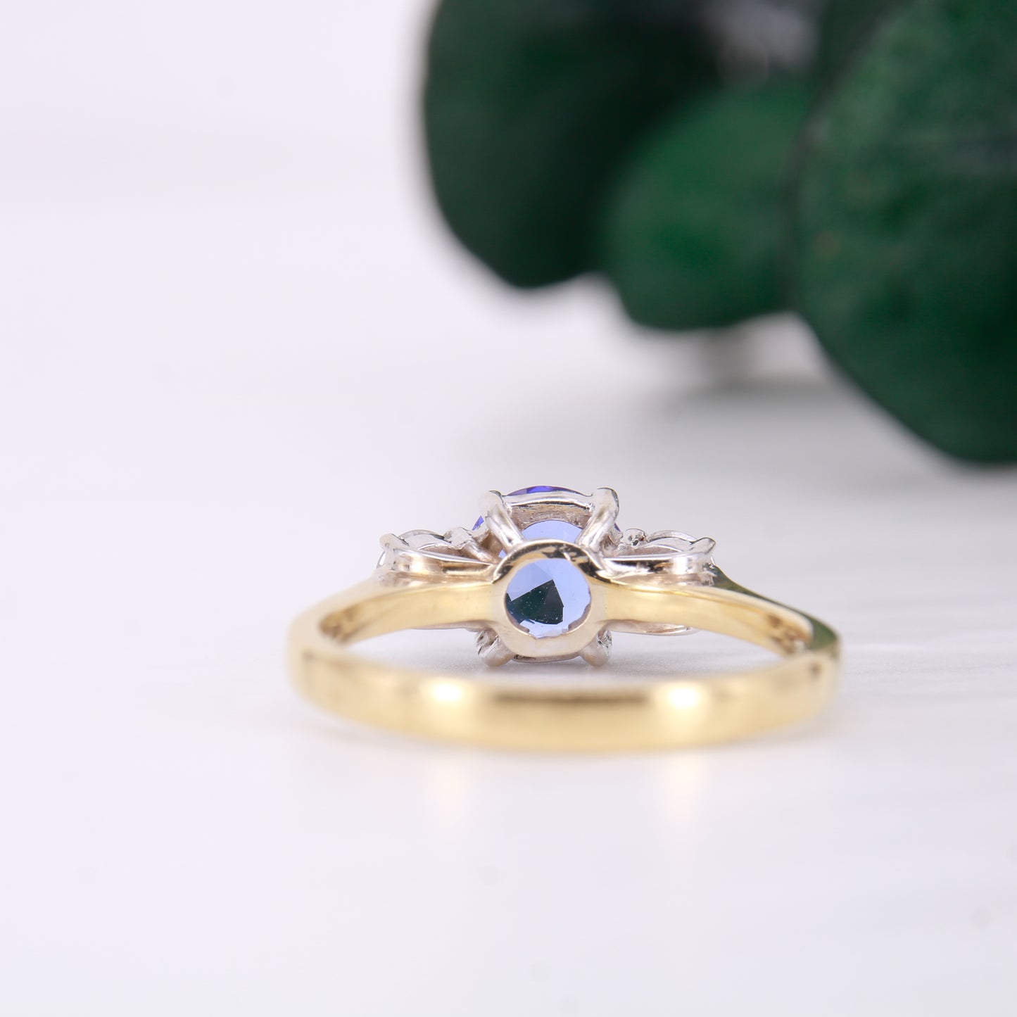 Rare Preowned Tanzanite and Diamond Trilogy Ring 18ct Yellow Gold Second hand Tanzanite Trilogy Ring