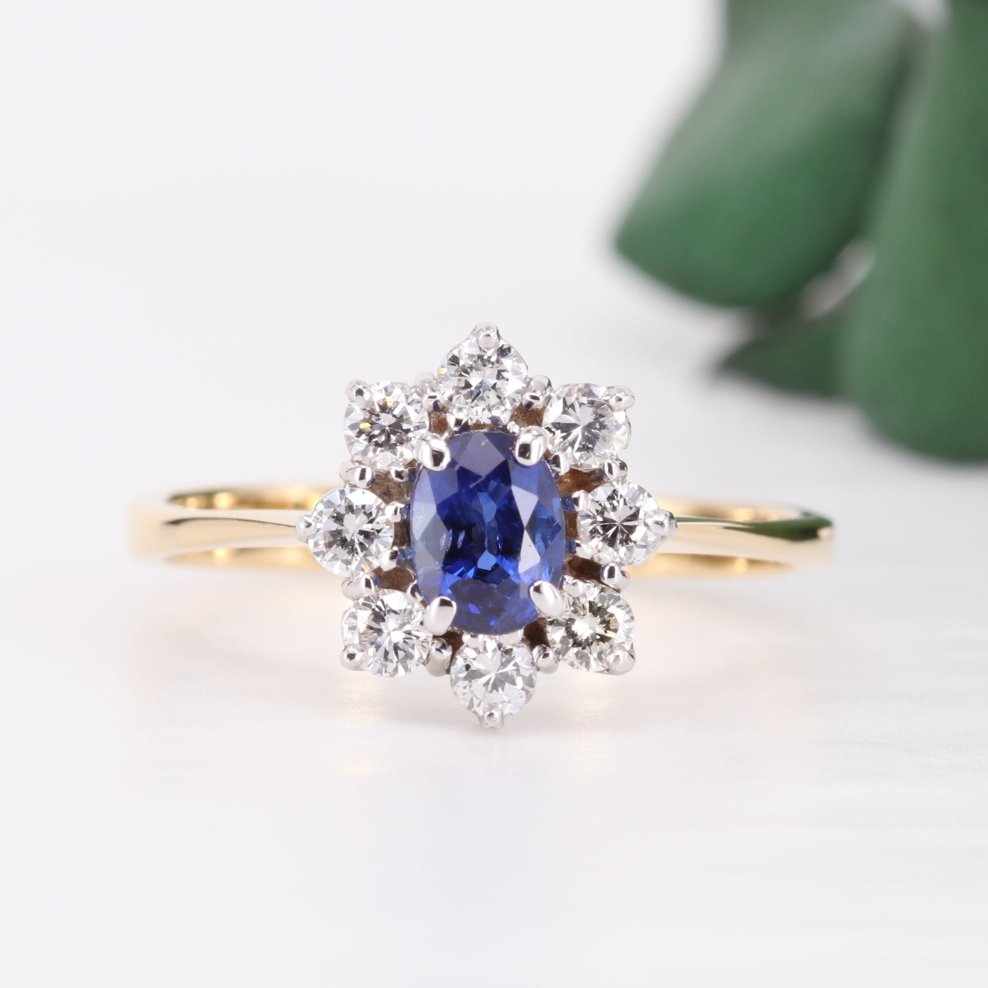 Sapphire and Diamond Halo 18ct Gold Ring Vintage Secondhand Pre-Owned Jewellery Front