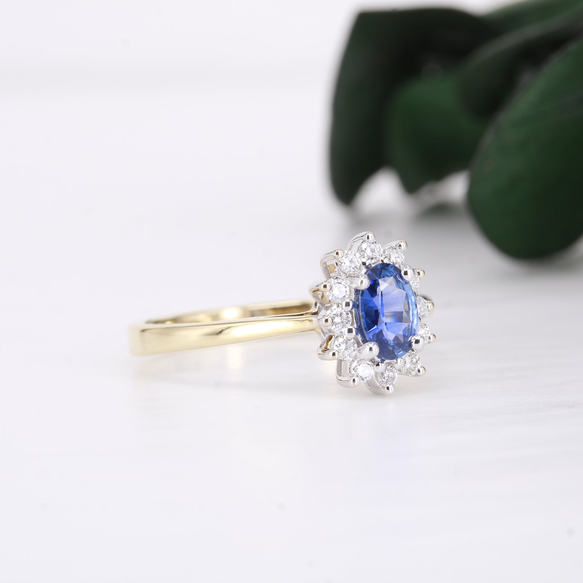 Sapphire and Diamond Halo 18ct Gold Ring Vintage Secondhand Pre-Owned Jewellery Side 2a