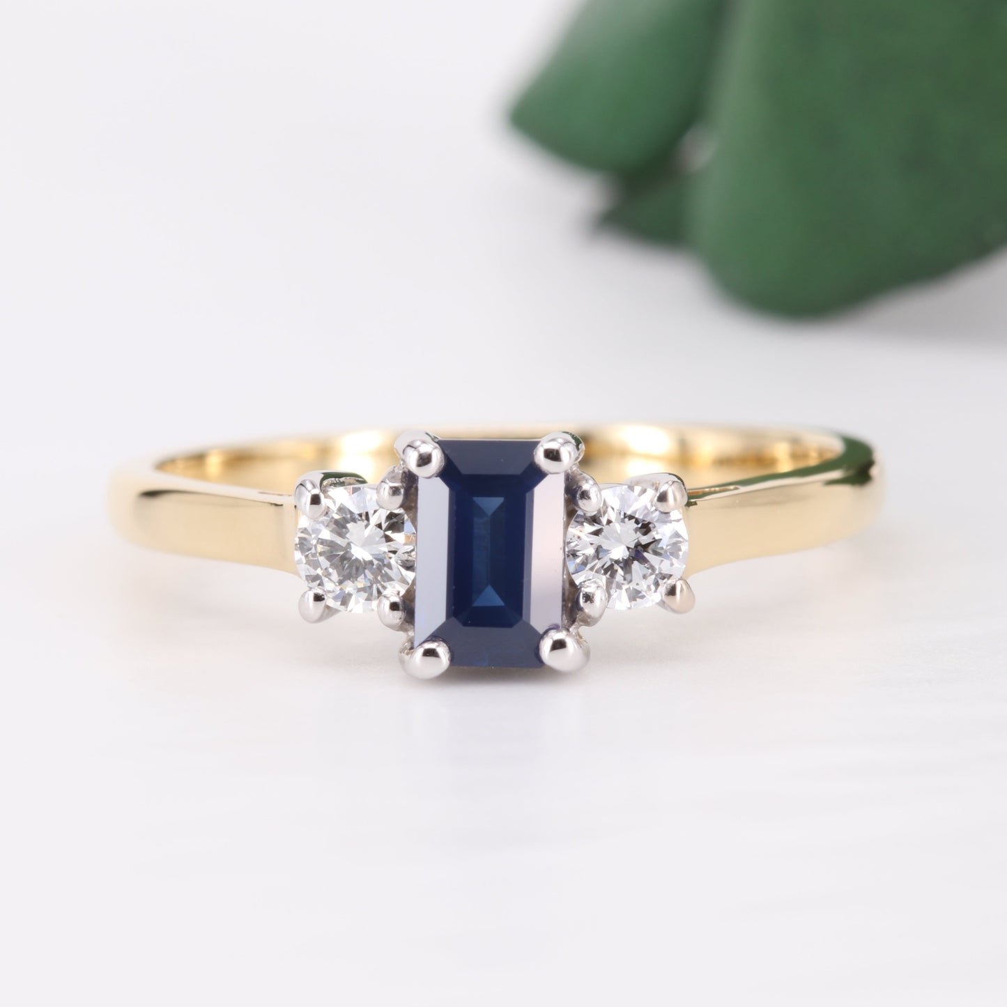 Sapphire and Diamond Trilogy 18ct Gold Ring Vintage Secondhand Pre-Owned Jewellery Front