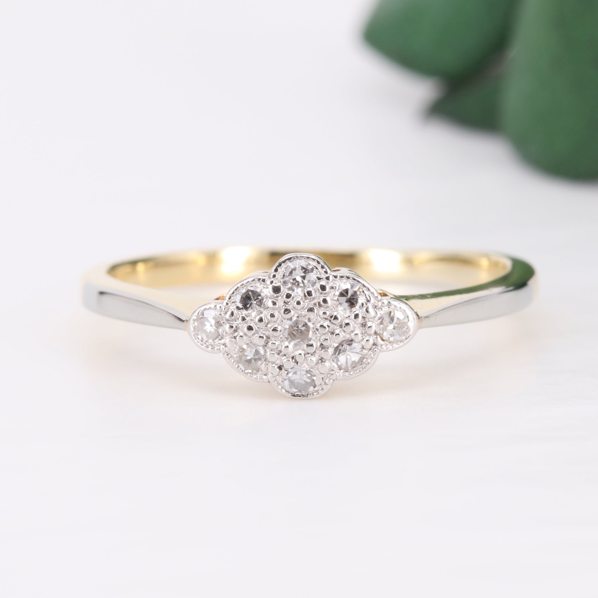 Vintage Diamond Cluster 18ct Gold Ring Vintage Secondhand Pre-Owned Jewellery Front
